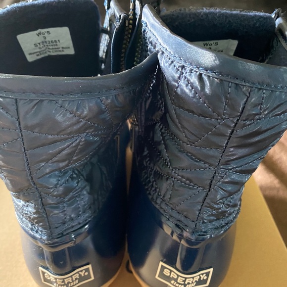 Sperry boots - Picture 4 of 5